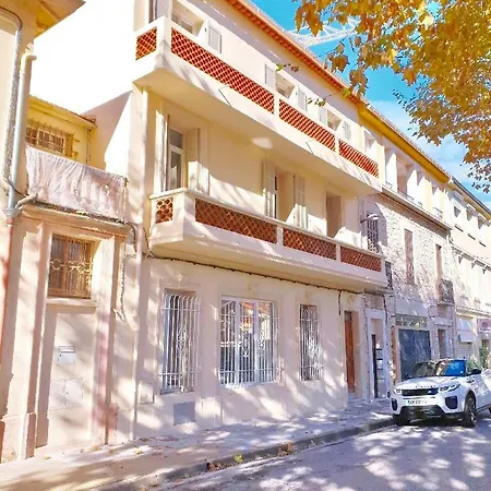Gorgeous One Bedroom, Balcony, Close To The Beach Apartment *